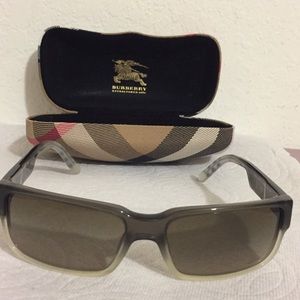 BURBERRY sunglass